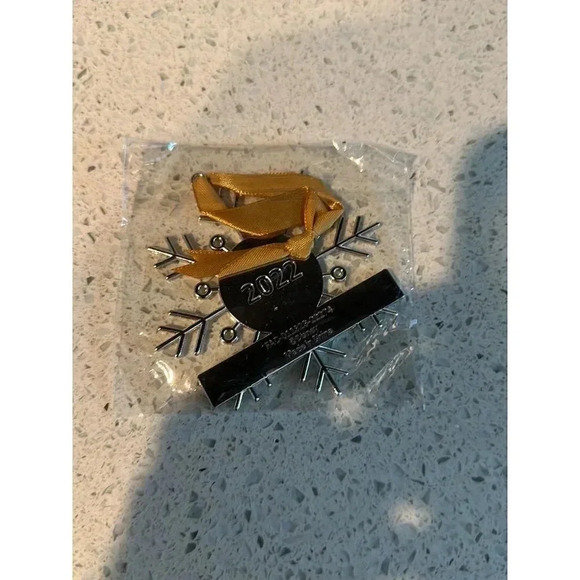 BRAND NEW IN BAG! Walt Disney Worlds Mickeys Very Merry Christmas ornament Sa - Picture 2 of 2